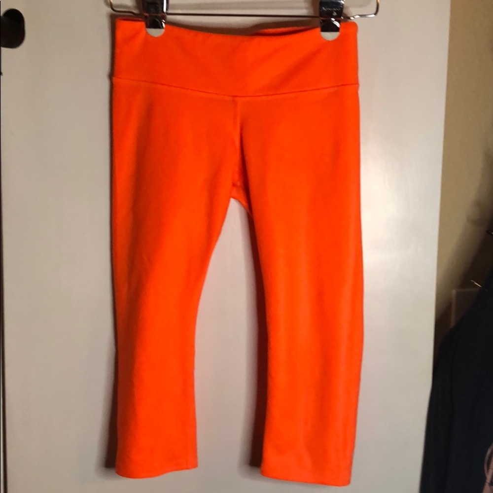 ALO Yoga Airbrush Capris - Size XS - EUC